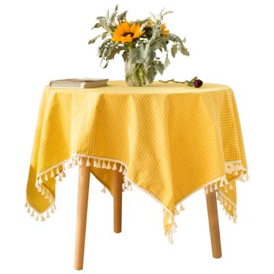 China Durable cotton and polyester fine hemming waterproof tablecloth with tassels for sale