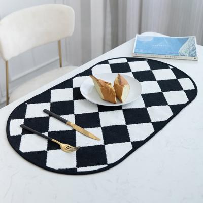 China Sustainable Garden Accessories Dining Table Mat Yarn-Dyed Cotton Woven Fabric Place Mat Stylish Reversible for sale