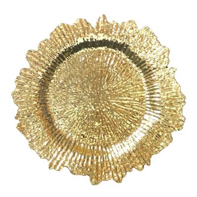 China Disposable 13inch Plastic Gold Charger Plates Wedding Wholesale Western Steak Pad Table Chargers Plates Wedding for sale