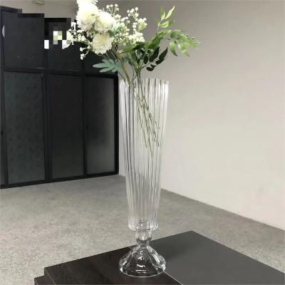 China High quality best selling new Bohemia style striped round clear glass vase for wedding decoration for sale