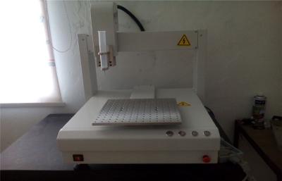 China Geleidende Kleefstof/ab-Lijm/Epoxy het Uitdelen Machine voor de Raad/de Spreker van PCB Te koop