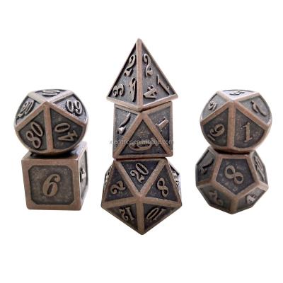 China DND fashionable obsolete copper sharp metal carve 7 pieces/set D4 D6 D8 D10 D12 D20 D100 for dungeons and dragons RPG carve toys games for sale