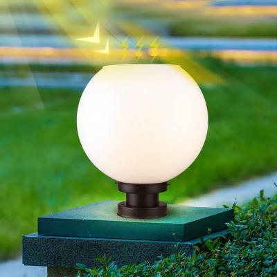 Cina Luce a pilastro solare bianca Acrilica Luci a sfera solare 67LM in vendita