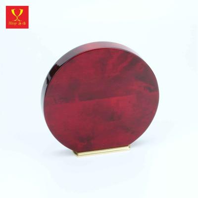 China Europe Hitop Red Color Round Shape Custom Carving Personalized Creative Wooden Crystal Trophy for sale