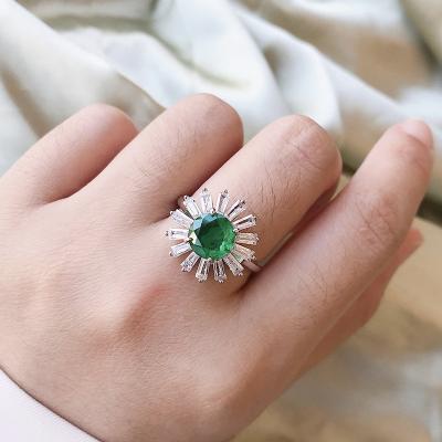 China New Fashion TRENDY Emerald Ring Silver Wedding Rings For Women for sale