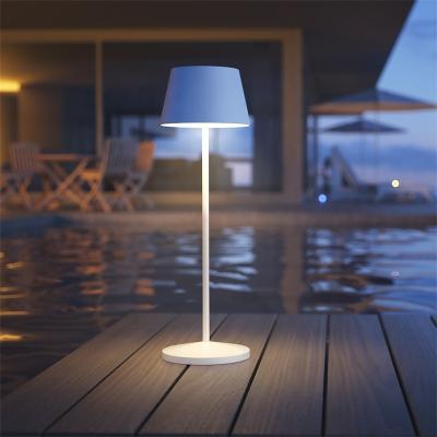 China Modern Style LED USB Desk Lamp Wireless Home Bedside Lamp for sale