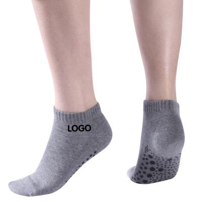 China OEM logo cotton calzini QUICK DRY custom anti-slip sports socks Embroidered yoga socks women for sale