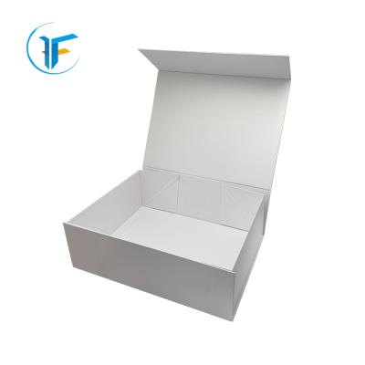 China Handmade Recycled Paper Gift Packaging Magnetic Closure Paper Box for sale