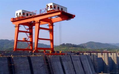 China world advanced and high quality Dam Crest Gantry Crane for sale