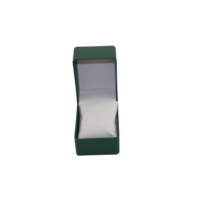 China Fashion Stain Green Watch Box Clamshell PU Clamshell Watch Storage Box Creative Leather Jewelry Display Box for sale