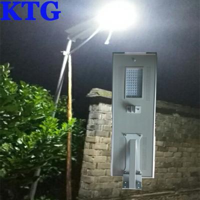 China Real and Best Quality 26650 LiFePO4 Battery 90w 120w Solar Street Brike Integrated Solar Street Light Watt Half for sale