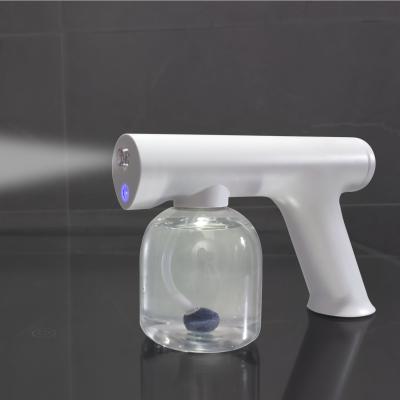 China Handheld Blue Light Nano Mist Mist Garden Disinfection Sprayer Electric Gun for sale