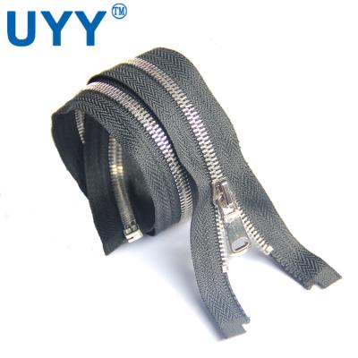 China UYY Durable Silver Metal Zippers Supplier 5# Corn Teeth Luggage Zipper Slider for sale