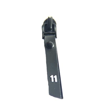 China 5# UYY Leather Belt Zipper Puller Nickel Free Rubber Black Zinc Alloy Zipper Slider for sale