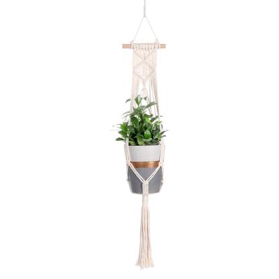 China Factory Eco-Friendly High Quality Hangers Macrame Cotton Rope Environmental Friendly Hanging Basket Dried Flower Design Basket for sale