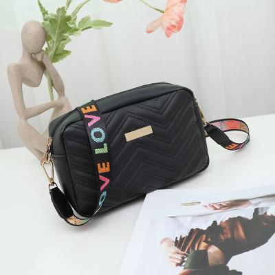 China Printed Printed Woven Strap Like Small Strap Rhomboid Diamond Square 2022 Ladies Bags Wavy Profile Woven Shoulder Bag For Women for sale