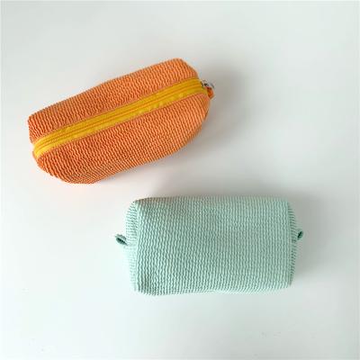 China 2022 New Summer Makeup Bag Storage Pouch Zipper Green Soft Elegant Wrinkle Travel Cloth Cosmetic Bag for sale