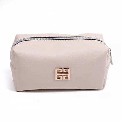 China Factory Direct Sales Women Travel Waterproof Leather Pouch Leather Cosmetic Bag for sale