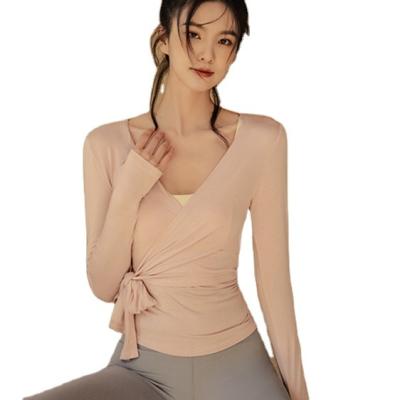 China Graceful Yoga Wear Fitness Women Breathable T-shirt Sports New Arrival Long Sleeve Yoga Tops Breathable Gym Wear for sale