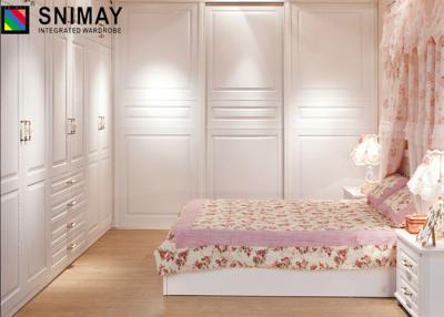 China Muebles contemporáneos blancos del dormitorio del Armoire del armario de aluminio del guardarropa para la casa en venta