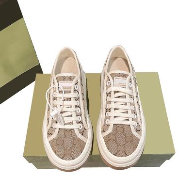 China Fashion Trend Designer Women Ladies Casual Luxury Sneakers Fashion Shoes Original Brand Walking Sneakers Canvas Slip On Shoes for sale