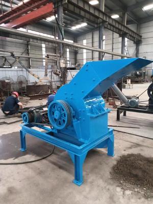 China Portable Mini Diesel Engine Hammer Mill Crusher, Small Scale Mobile Coal Glass Gold Ore Rock Crushing Machine Price  for sale