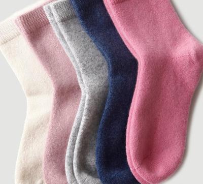 China 100% Pure Sporty Cashmere Ankle Socks Manufacturer Custom Business Sports Socks for sale