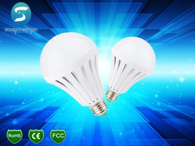 China luz de bulbo 7W conduzida recarregável interna para a iluminação de emergência home à venda