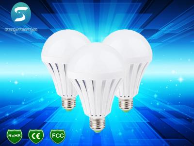 Cina Emergenza intelligente B22 del LED/luce lampadina ricaricabile di E27 5W 9W in vendita