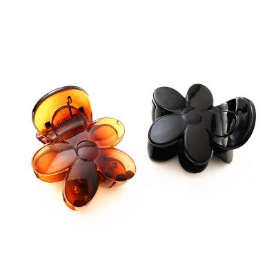 China Manufacturer Wholesale Custom DIY Fashionable Hair Accessories 4.6CM Paint Black Hair Clip Brown Five Leaf Claw Clip for sale