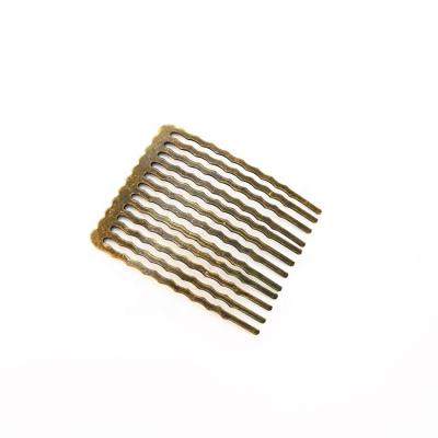 China Not Easy To Fade Custom Rectangular Corrugated Metal Hair Comb Factory Wholesale Nickel Free Plated Hair Comb Accessories for sale