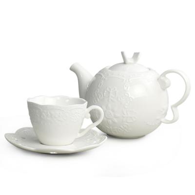 China Sustainable White Ceramic Coffee Cup Set Porcelain Teapot Set With Cup And Saucer for sale