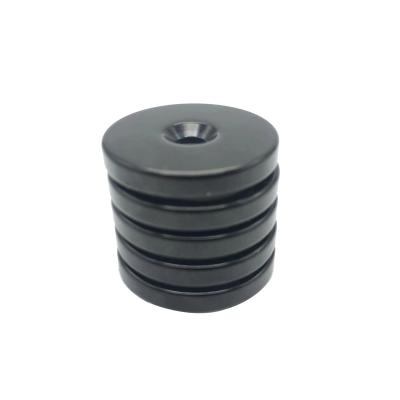 中国 Neodymium Industrial Magnets Temp Resistant Black/Silver Coating for Precision Applications 販売のため