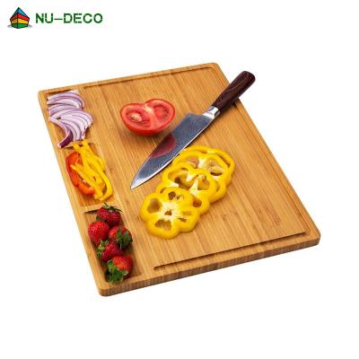 China Large Sustainable Bamboo Wooden Cheese Charcuterie Board for Kitchen with 3 Compartments and Built-in Juice Grooves for sale