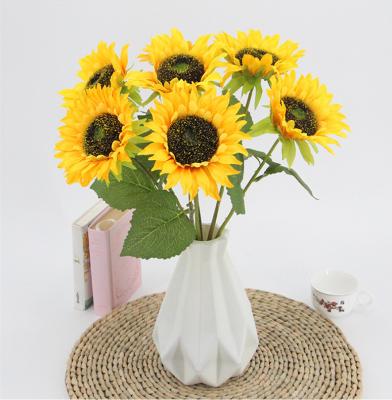 China Eco-friendly Wholesale Flower Bouquet Decoration Artificial Sunflower Bouquet for sale