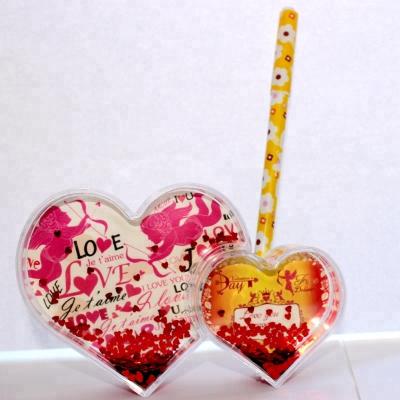 China Recyclable Materials Heart Shaped Glitter Liquid Photo Picture Frame Clear Plastic Acrylic Floating Sparkle Wedding Photo Frames for sale