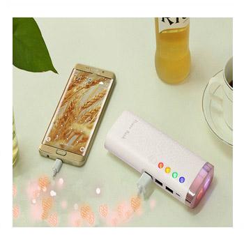 中国 Fast Charging Support Customized Logo Design Portable 3 Ports USB Power Bank 20000mAh With Colorful LED Light Power Bank 販売のため