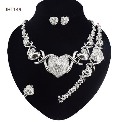 China JHT149 Latest Fashion Design Large Silver Heart XO Jewelry Set for sale