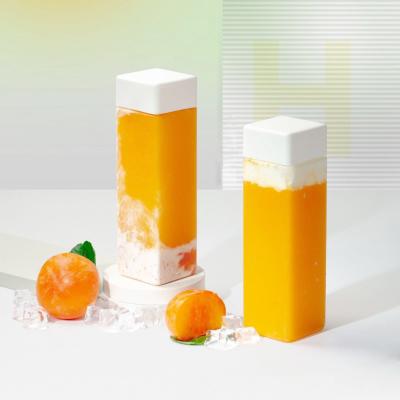 China Kristallklare 500 ml BPA-freie, isolierte Kunststoffflasche mit Milchtee zu verkaufen