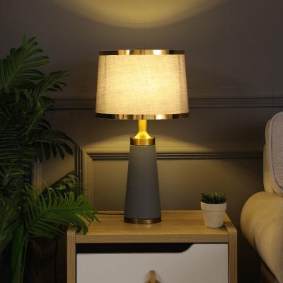 Cina Nordic modern minimalist eye protection bedside marble table lamp living room bedroom study room table lighting fixture restaurant cafe desk lamp in vendita