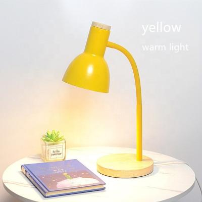 China Nordic Creative Led Modern Bedside Table Lights Dormitory Reading Lighting Iron Desk Lamp Eye Protection Office Student zu verkaufen