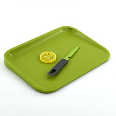 China Sustainable Plastic Cutting Board Fruit Knife Set Kitchen Multifunctional Tools Household Chopper With Containers for sale