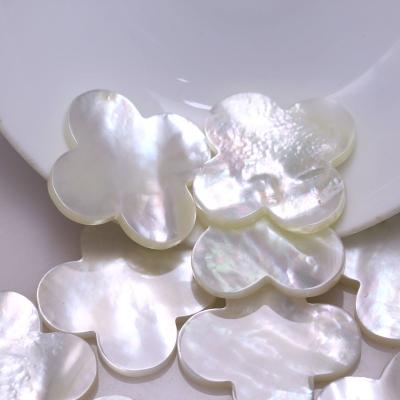 China Fire Big Size Four Leaf Clover White Sea Shell Natural Color Or Mother Of Pearl for sale