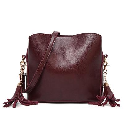 China Water Resistant PU Leather Luxury Women's Waterproof Tote Shoulder Bag Woman Cross - Body Bag Messenger With Tassel For Girls for sale