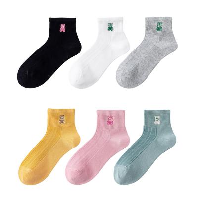 China Custom factory wholesale embroidery bear sporty colorful crew tube cotton thongs cotton socks for sale