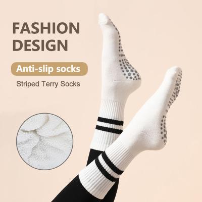 China New Breathable Yoga Pilates Gym Sports Stripes Socks Customize Design Crew Socks Women Socks for sale