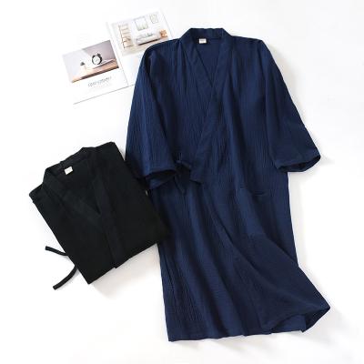 China QUICK DRY robe men's pajamas spring summer autumn cotton yarn crepe kimono Japanese bathrobe thin style home use summer men's robe for sale