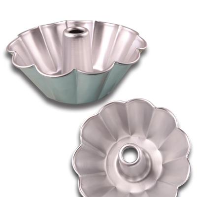 China H72- 18cm Chrysanthemum Hollow Mold Viable Core Pulling Cake Mold Chimney Bread Mold Aluminum Baking Appliance for sale