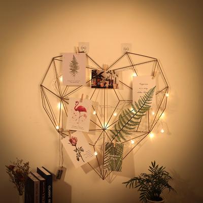 China Antique Style Pictures Mesh Heart Decor Holder Home Wall Hanging Metal Wire Grids for sale