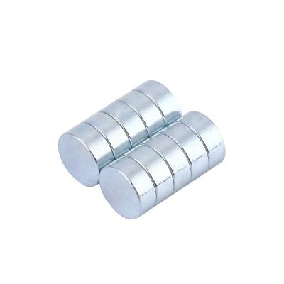 China Strong Industrial Magnet N35 D2*2mm Neodymium Magnet With Ni Chemical Coating for sale